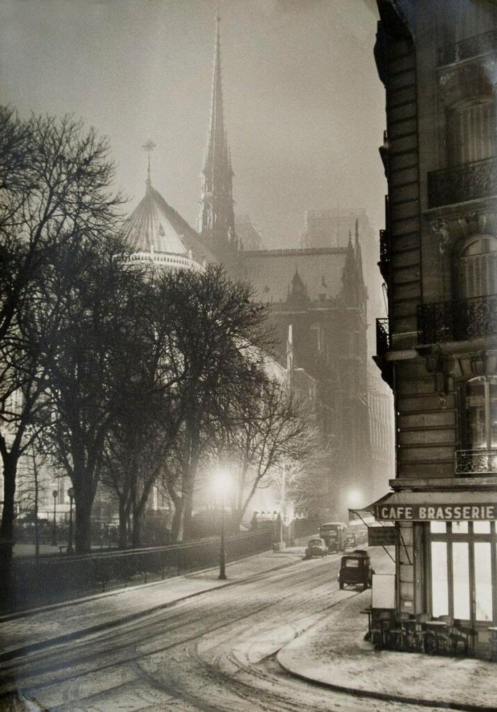 old paris, notre Dame de Paris