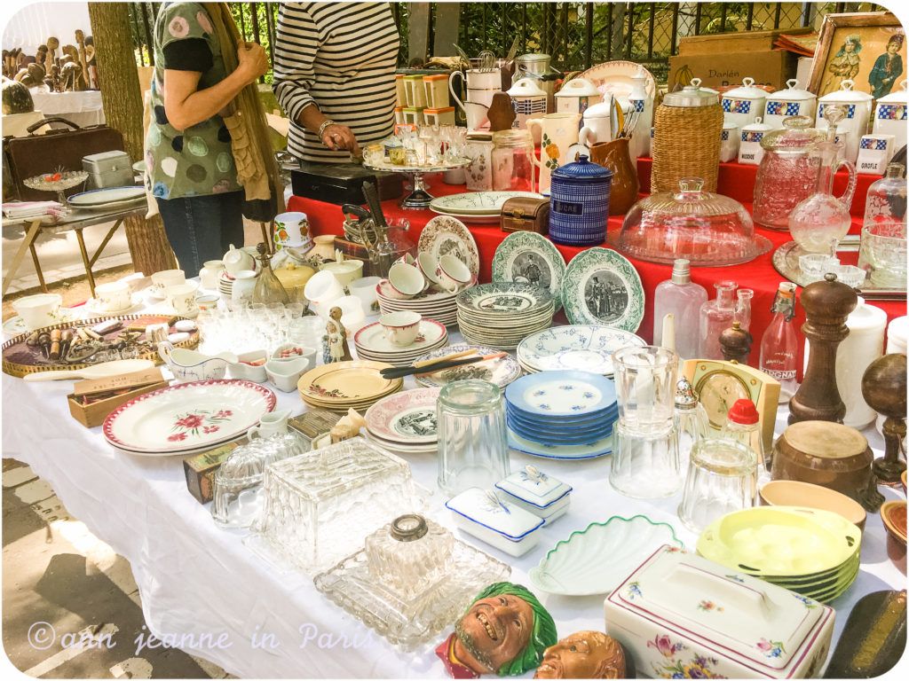 Visite du marché aux puces Vanves Paris