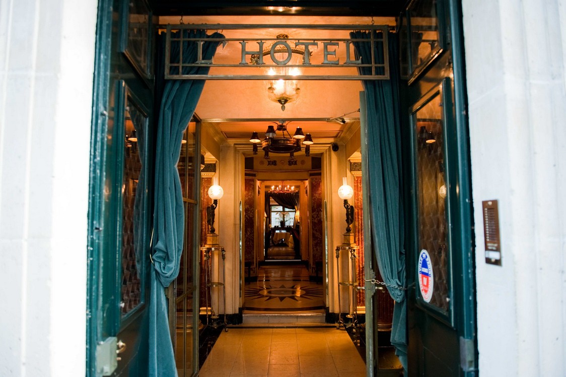 L'Hotel